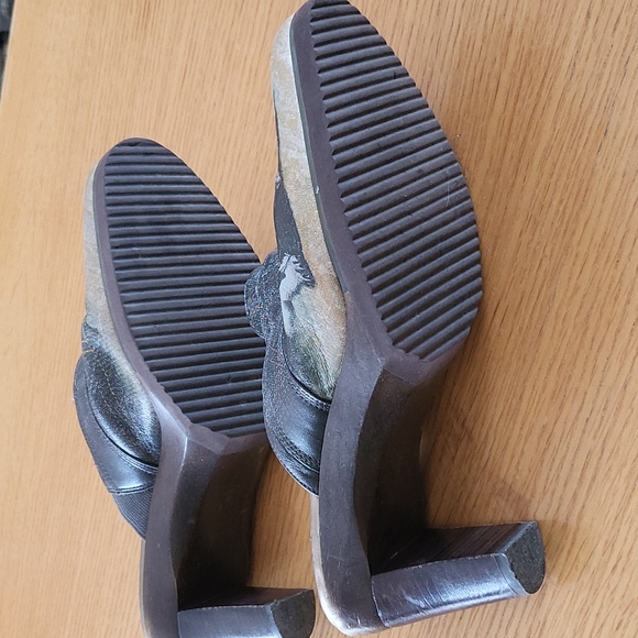 Icon Pug Mules Size 7.5 - Picture 6 of 9